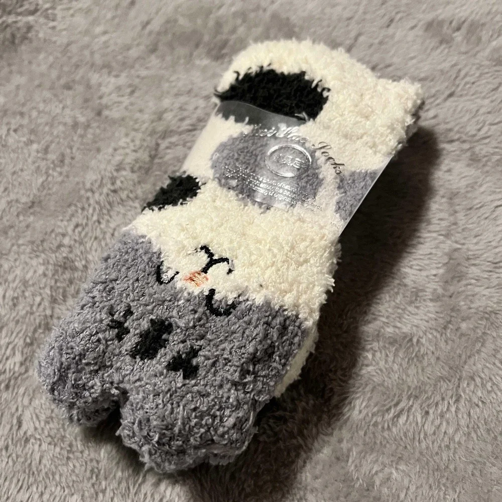 Mei Hao Socks Soft Polyester Women OneSize White/Gray Cat & Pom Balls Kawaii NEW